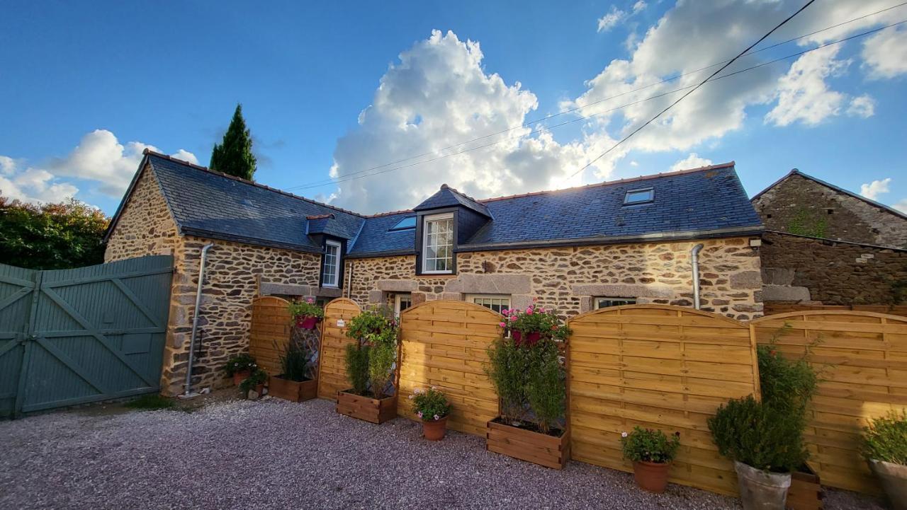 La Vallee Du Launay Taden Exterior photo