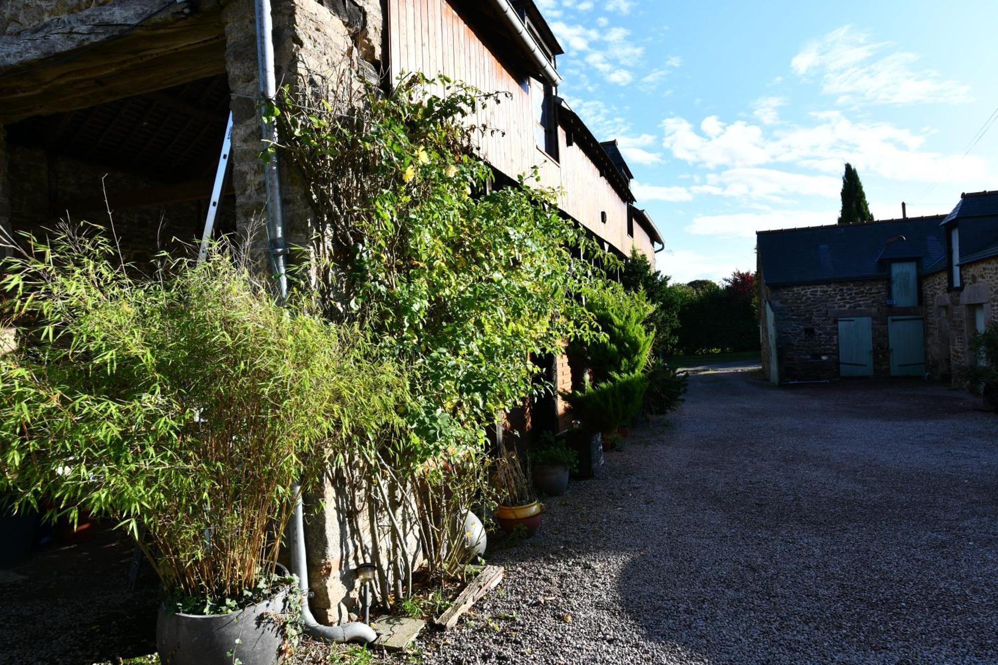 La Vallee Du Launay Taden Exterior photo